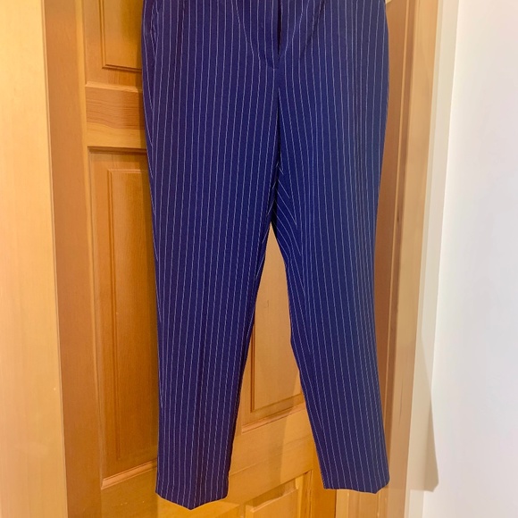 🔴REDUCED‼️💥EUC💥 Chico's Navy Striped Ankle Pants - Size 0 (US standard Size 4)✨ - Picture 10 of 15